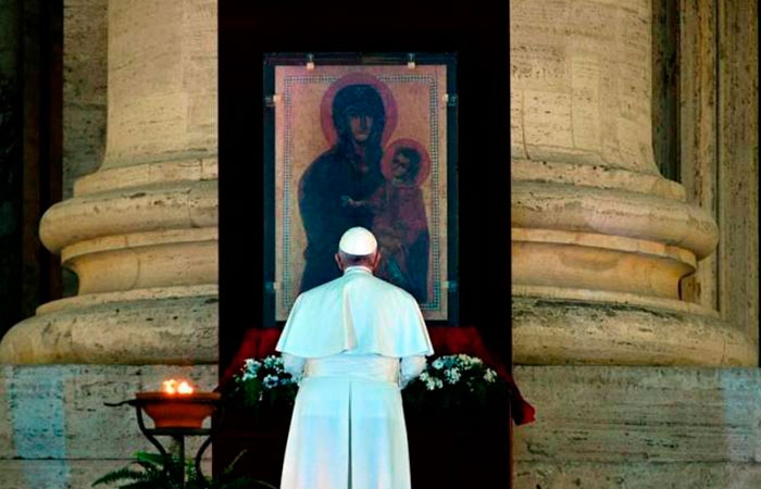 El Papa Francisco: “Estamos todos en el mismo barco y somos llamados a remar juntos”