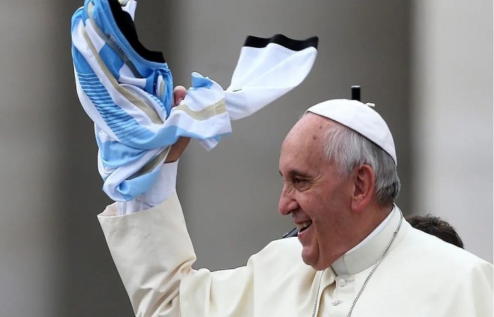 El Papa Francisco vendrá a la Argentina el año próximo solo si Massa gana la elección
